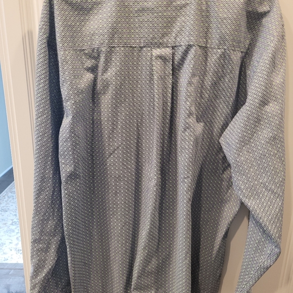 Wrangler geometric pattern size large - Picture 4 of 7